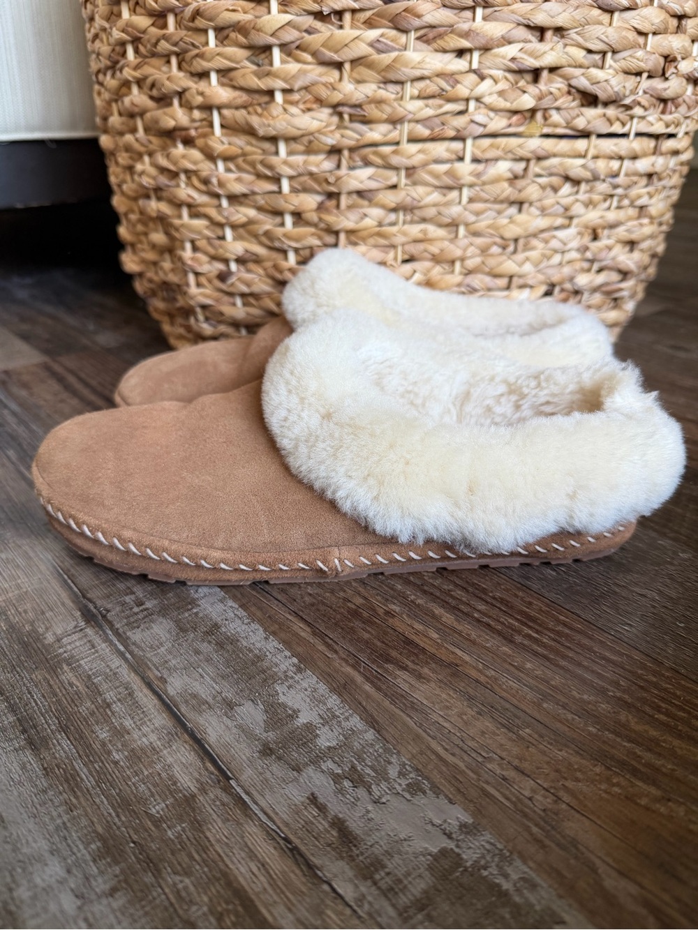 LL bean Wicked Good Squam Lake slippers or house shoes - size women’s 9